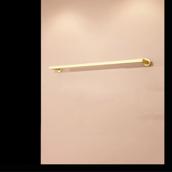 porte manteau mural doré design minimaliste